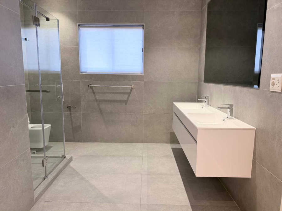 To Let 2 Bedroom Property for Rent in Oakdale Western Cape